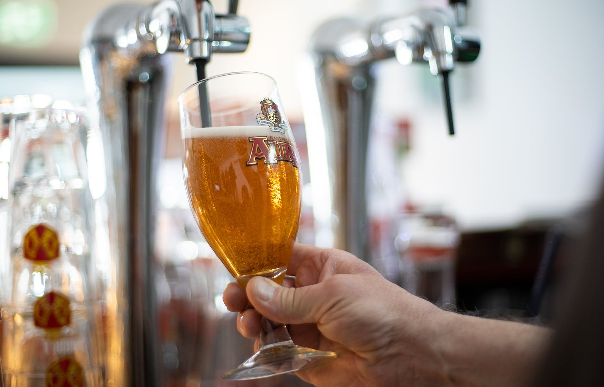 Pub Punakettu | Ravintola Punakettu Oluen tarjoilua Pub Punaketussa.