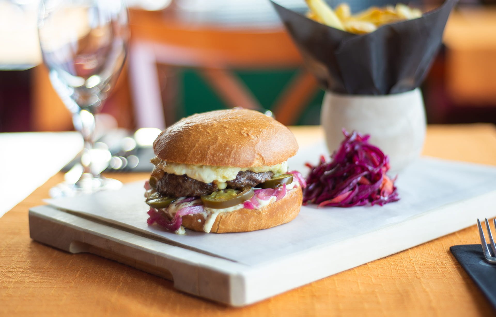 Menu | Ravintola Punakettu Punaketun burgeriannos ja ranskalaiset.